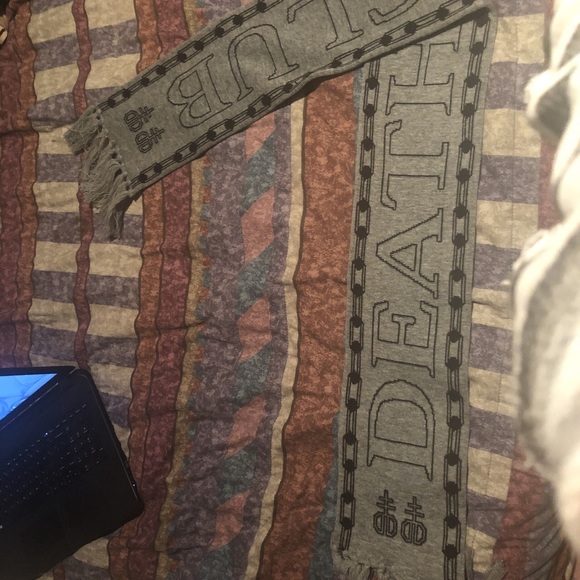 dropdead Accessories - Drop dead scarf